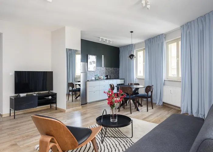 Metro Wilanowska Apartment With Spa