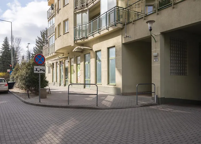 Metro Wilanowska Apartment With Spa